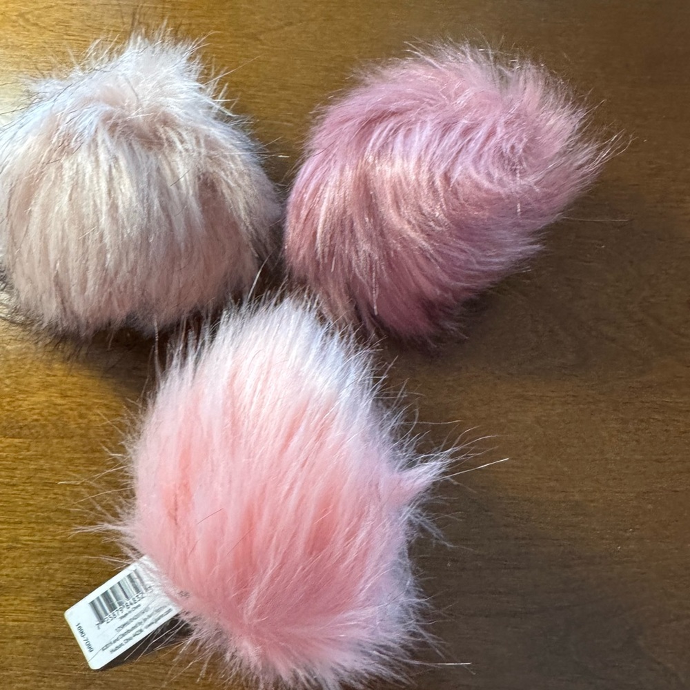 Soft Pink and Cream Pom Pom Set
 buttercream